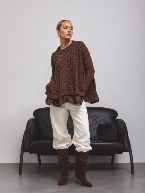 Brązowy sweter MERRY Cocomore z ozdobnym splotem