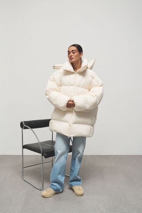 Kurtka puchowa oversize mleczna MBOCHAROVA
