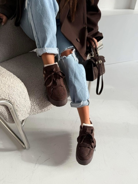 Czekoladowe ocieplane adidasy