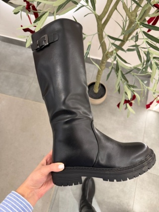 Klasyczne kozaki z wysoką cholewką czarne