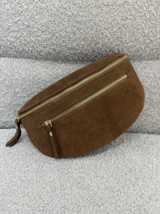 SKÓRZANA NERKA ZAMSZOWA KARMEL