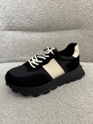 Sneakersy Czarno-Białe ze skóry naturalnej GD-XF-112