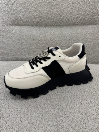 Sneakersy Biało-Czarne ze skóry naturalnej GD-XF-112