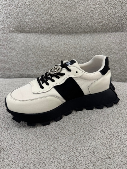 Sneakersy Biało-Czarne ze skóry naturalnej GD-XF-112