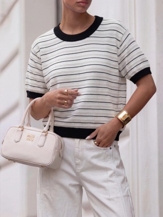 Sweter Soreya ecru z czarnym cocomore