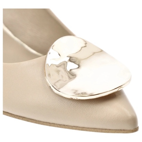 Czółenka damskie Chebello ze skóry naturalnej licowej beżowe